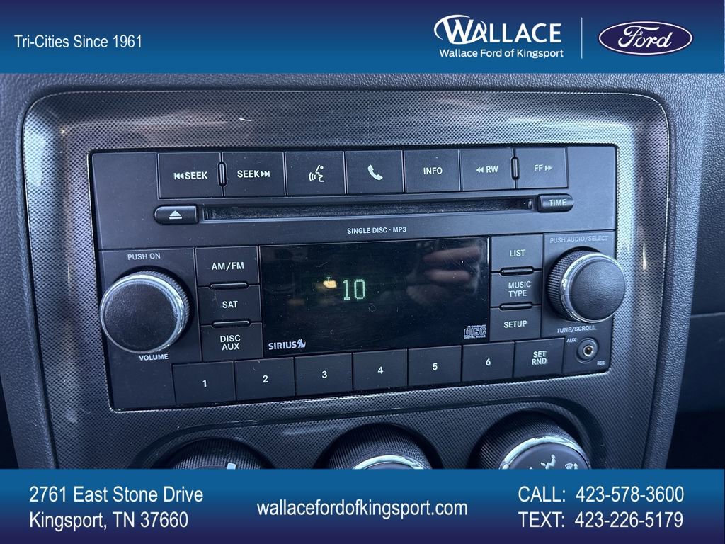 Used 2010 Dodge Challenger SE RWD image 14