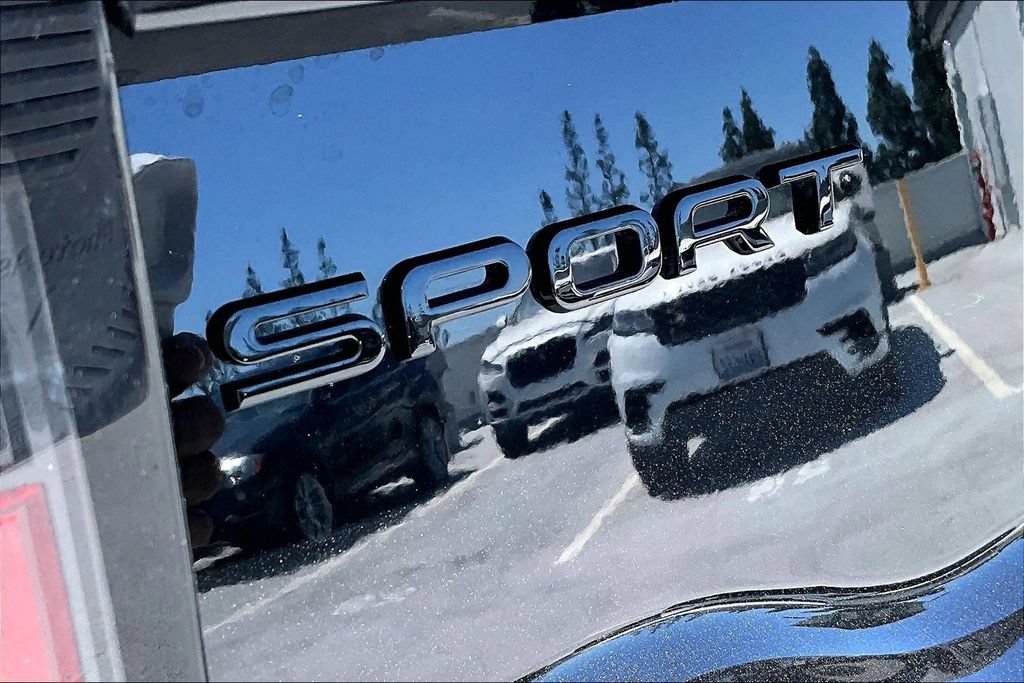New 2026 Land Rover Discovery Sport Landmark AWD/4WD image 9
