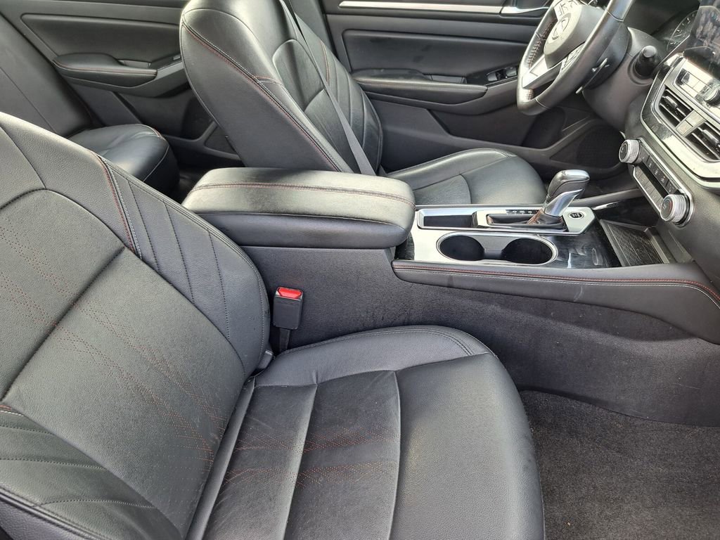 Used 2024 Nissan Altima 2.5 SR w/ SR Premium Package image 17