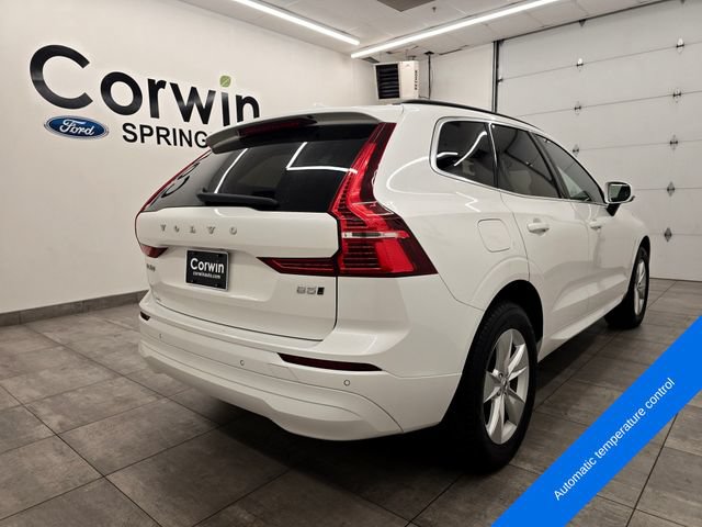 Used 2022 Volvo XC60 B5 Momentum AWD/4WD image 5