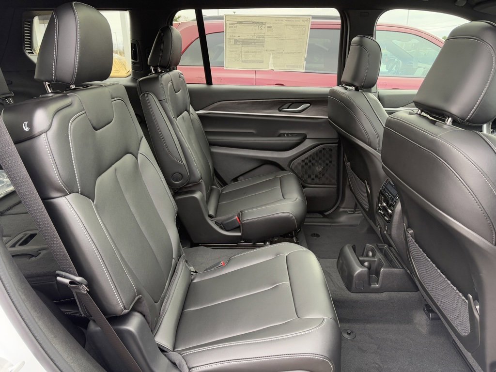 New 2025 Jeep Grand Cherokee L Limited image 14
