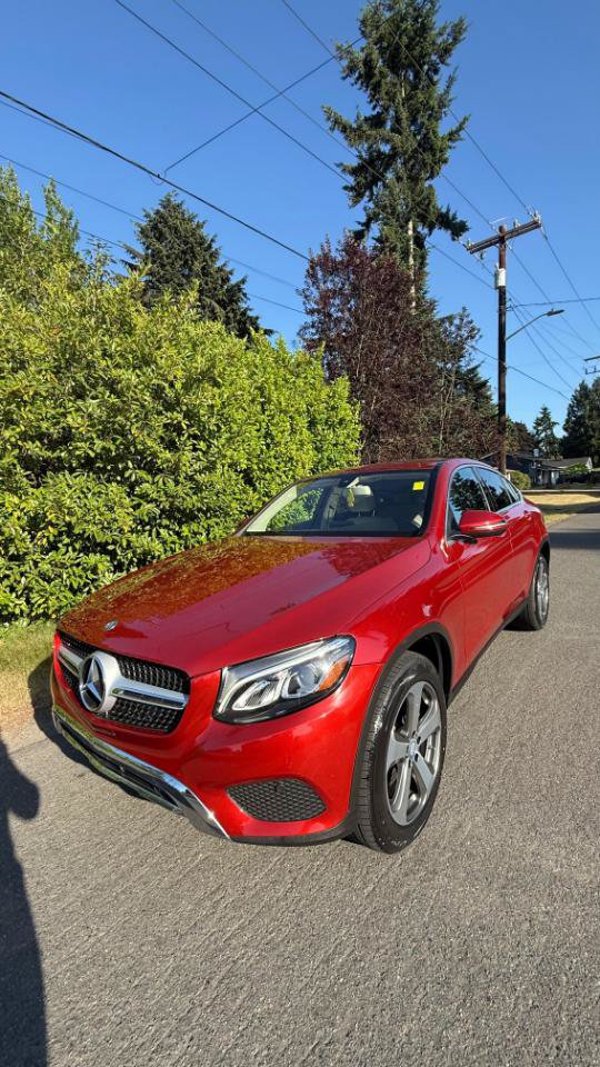 Used 2017 Mercedes-Benz GLC 300 4MATIC Coupe image 5