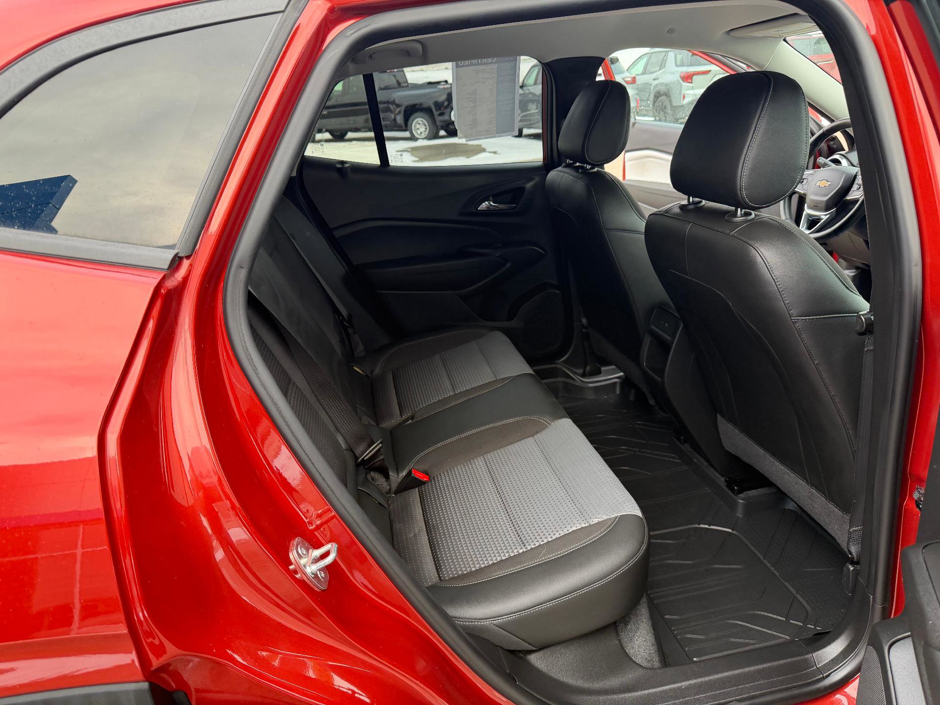 Certified 2024 Chevrolet Trax LT w/ Driver Confidence Package image 29