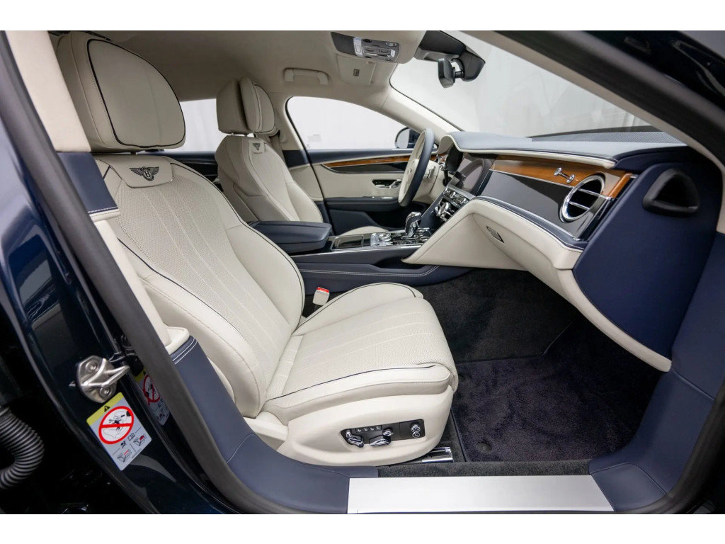 Certified 2023 Bentley Flying Spur V8 AWD/4WD image 2