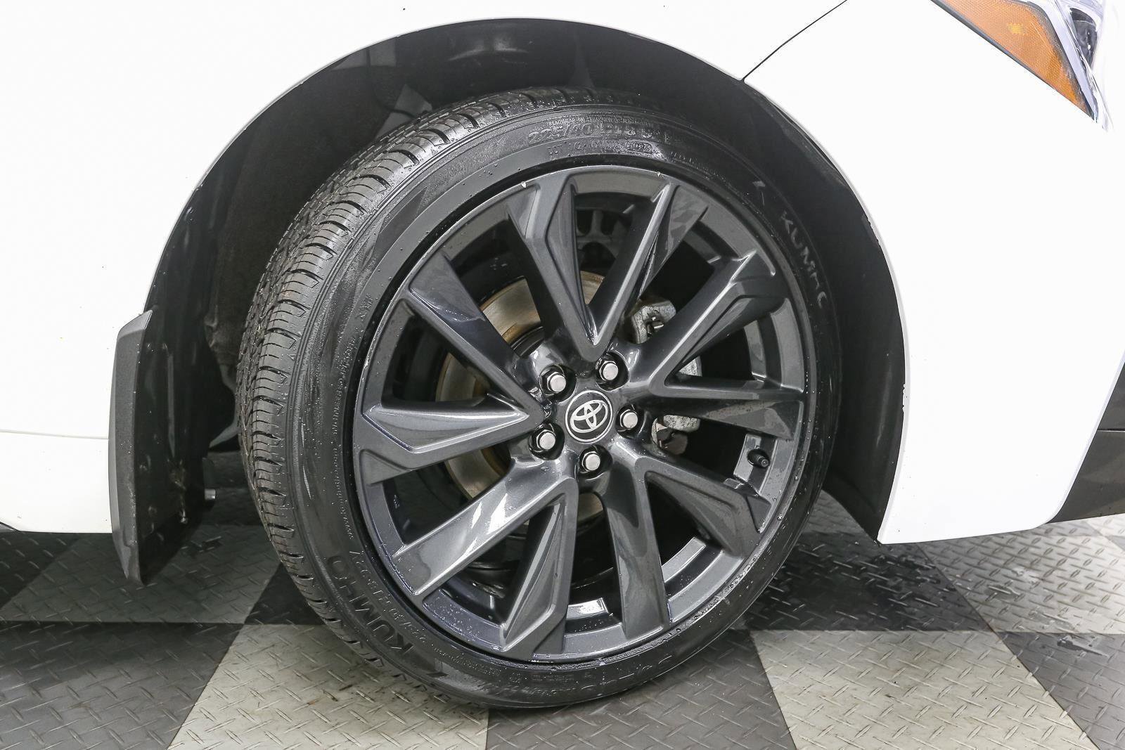 Used 2023 Toyota Corolla SE w/ Carpet Mat Package (TMS) FWD image 14