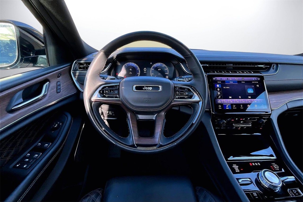 Certified 2025 Jeep Grand Cherokee Summit image 11
