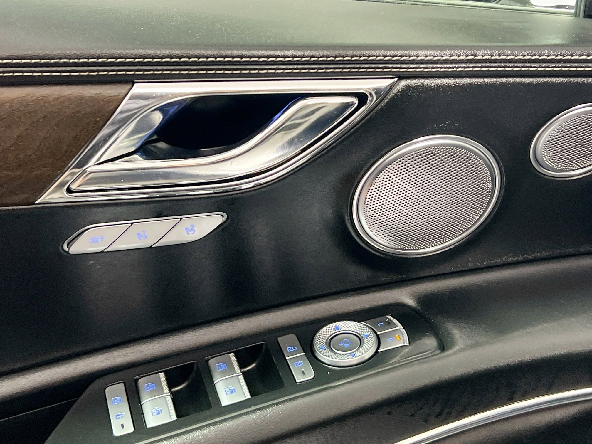 Used 2023 Genesis GV80 3.5T w/ Advanced Package image 16