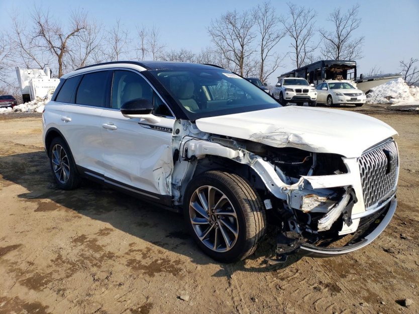 Used 2025 Lincoln Corsair AWD w/ Equipment Group 101A image 1