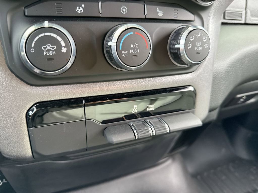 Used 2024 RAM 1500 Big Horn AWD/4WD image 18