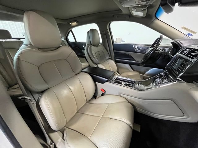Used 2018 Lincoln Continental Reserve AWD/4WD image 9