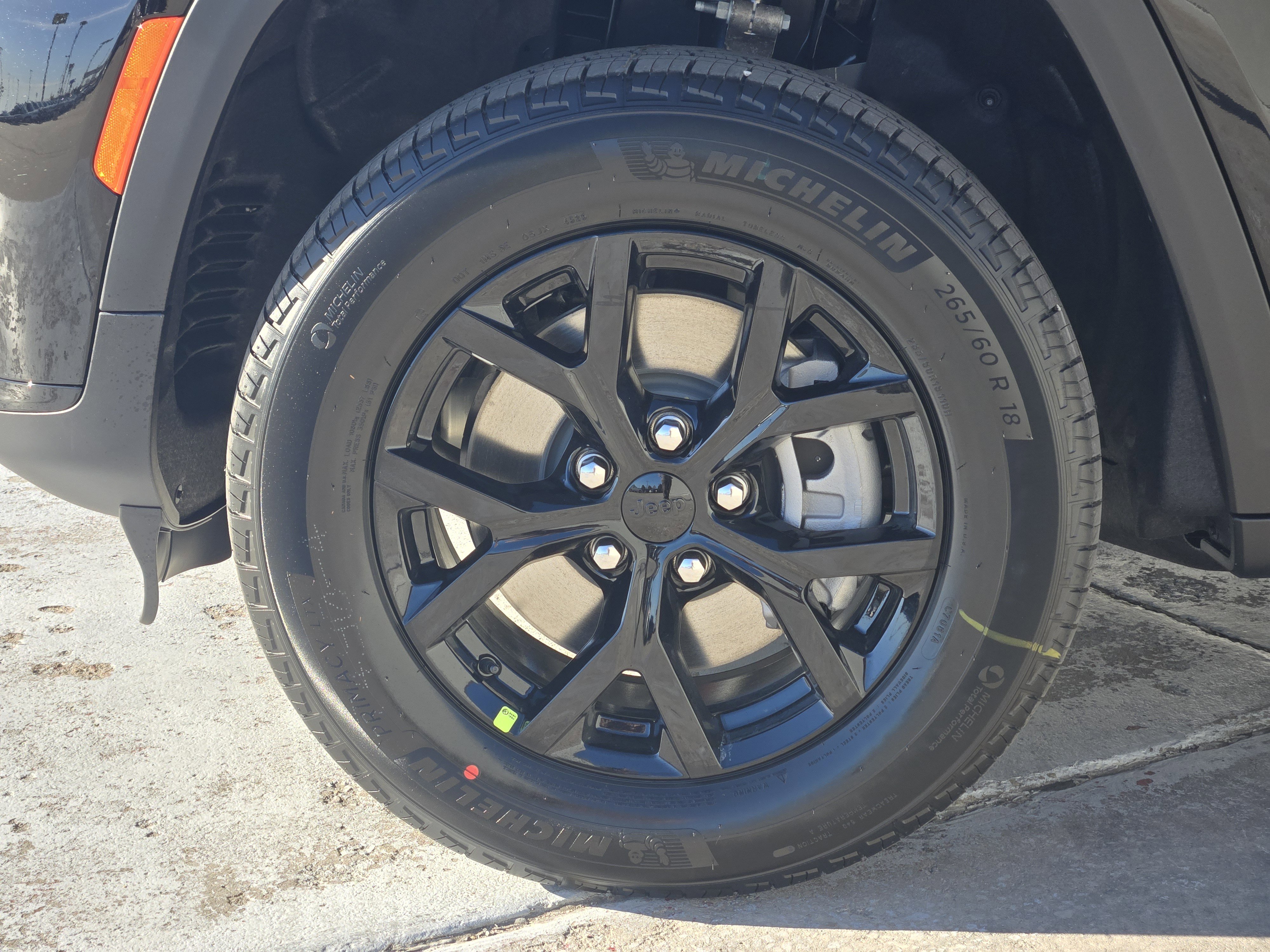 New 2025 Jeep Grand Cherokee L Laredo image 10