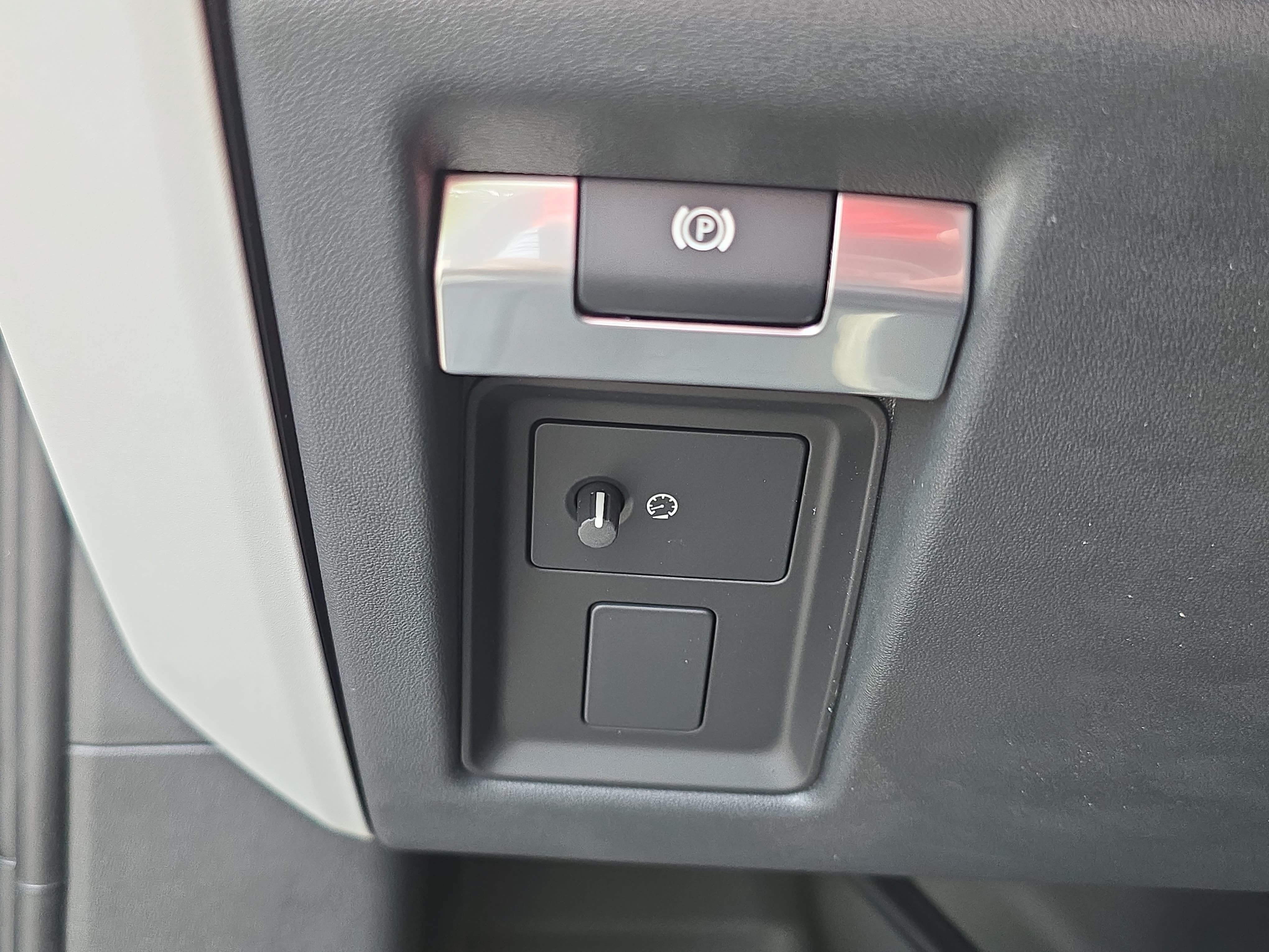 New 2026 Land Rover Defender 110 X-Dynamic SE AWD/4WD image 25