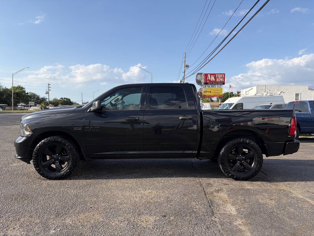 Used 2017 RAM 1500 Express w/ Express Value Package image 8