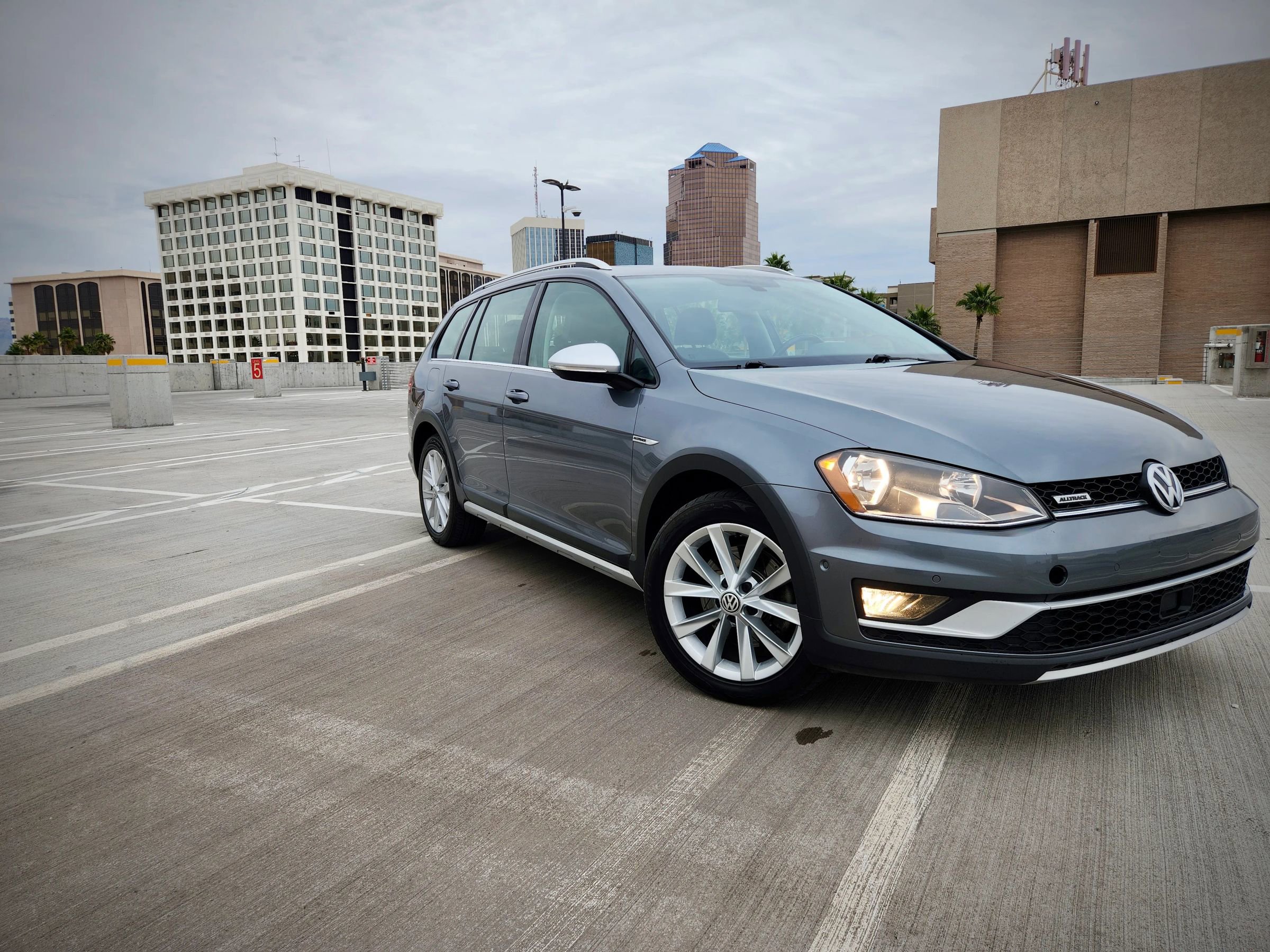 Used 2017 Volkswagen Golf Alltrack SE image 11