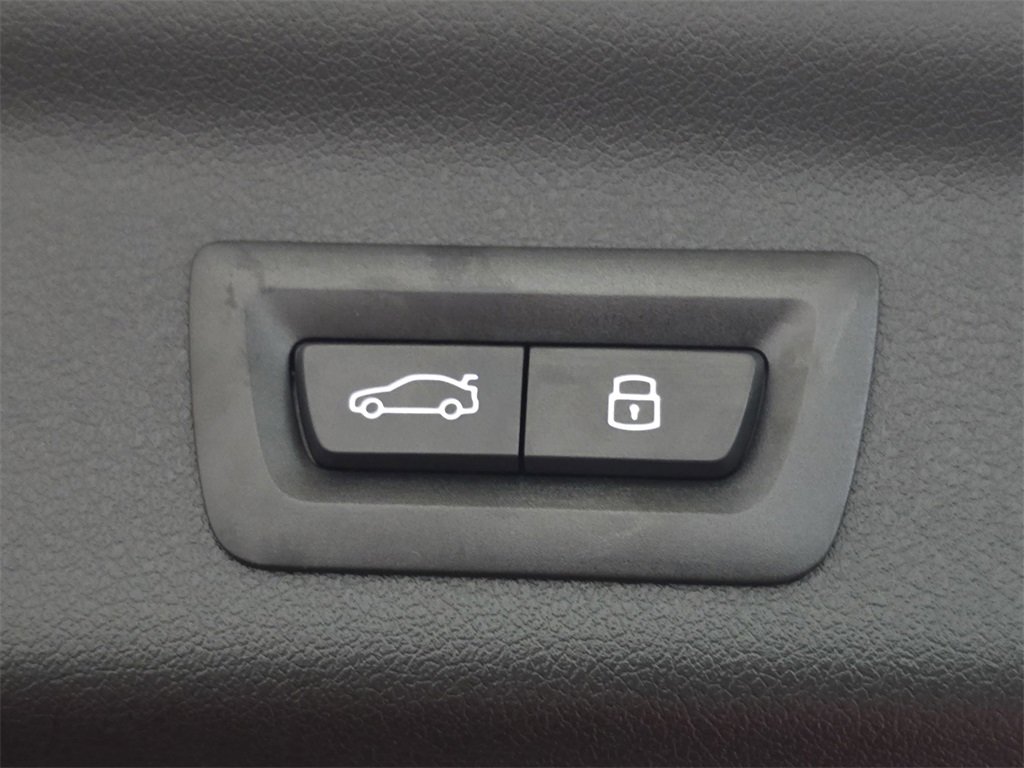 Used 2025 BMW X1 xDrive28i w/ Technology Package image 16