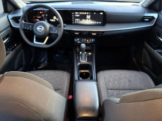 Used 2025 Nissan Kicks SV image 30