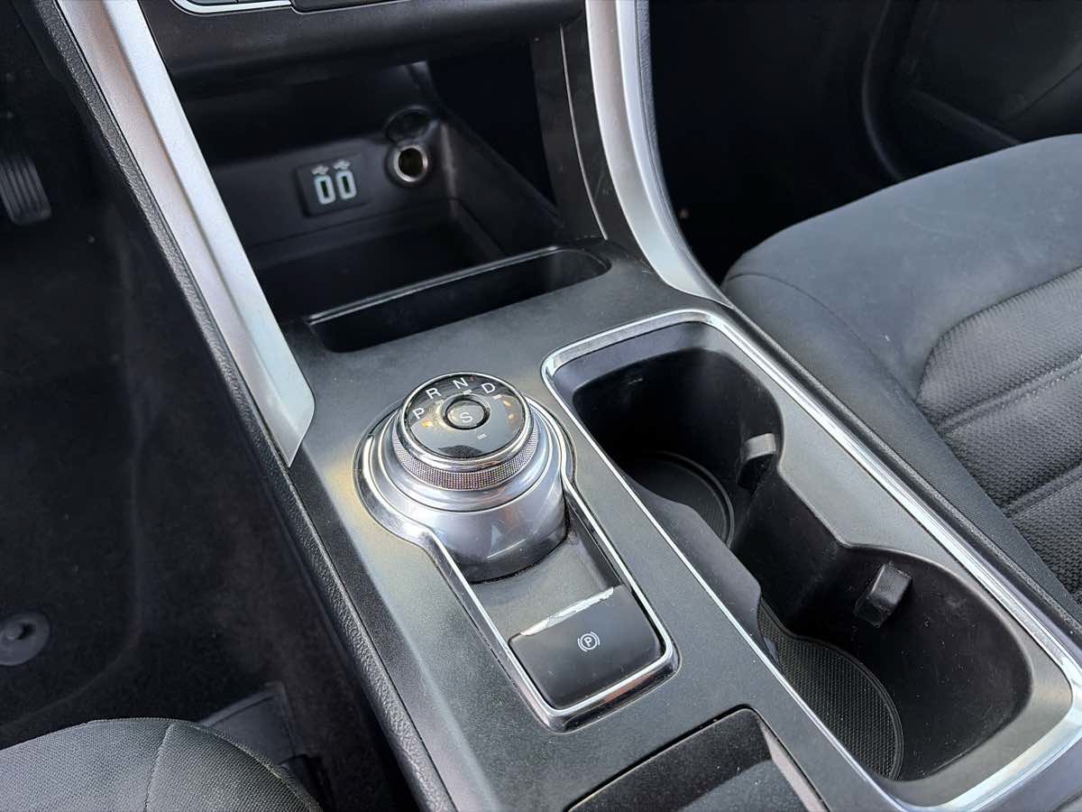 Used 2019 Ford Fusion SE FWD image 37