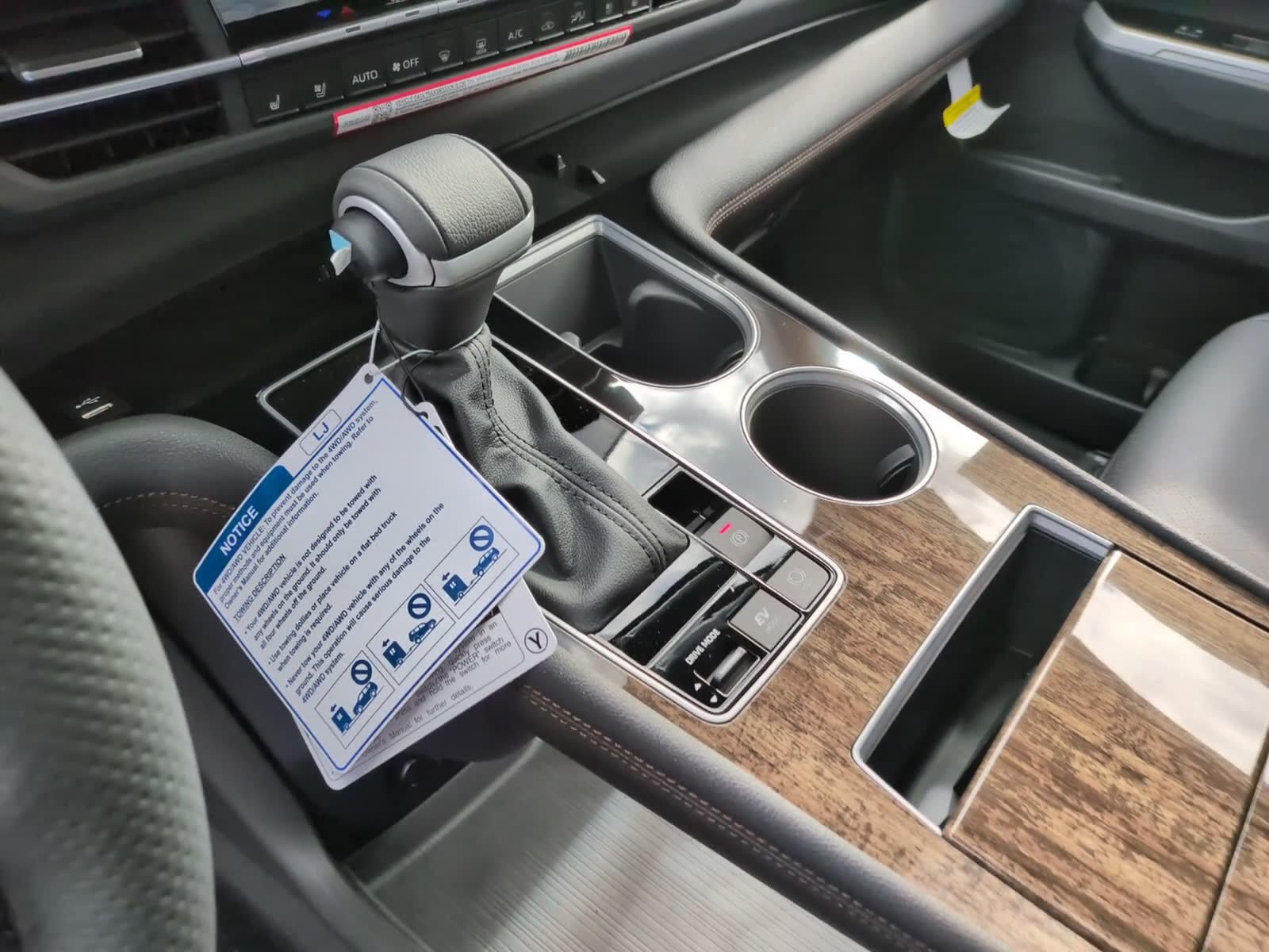 New 2026 Toyota Sienna Platinum AWD/4WD image 22
