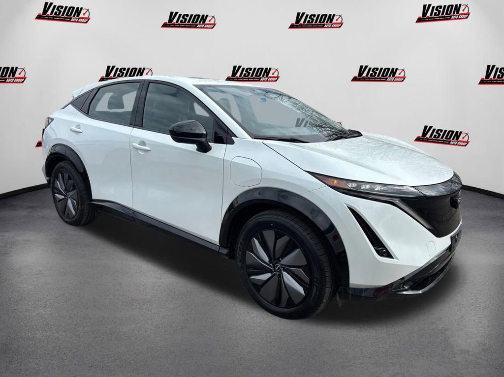 Used 2024 Nissan Ariya AWD image 3
