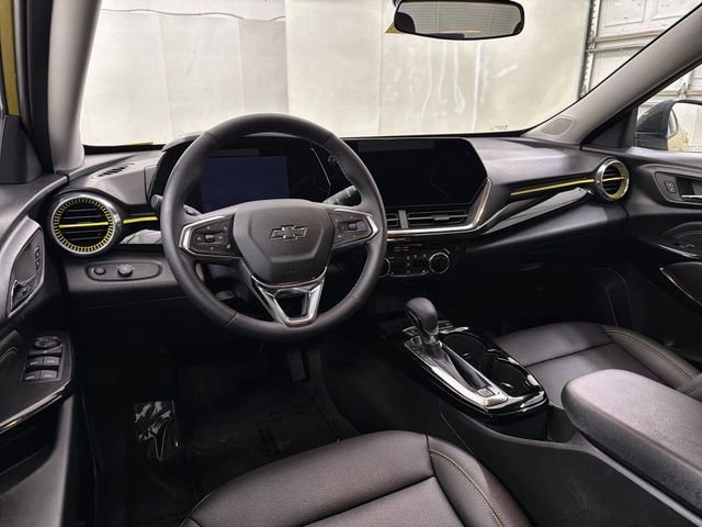 Used 2025 Chevrolet Trax ACTIV w/ Sunroof Package image 17