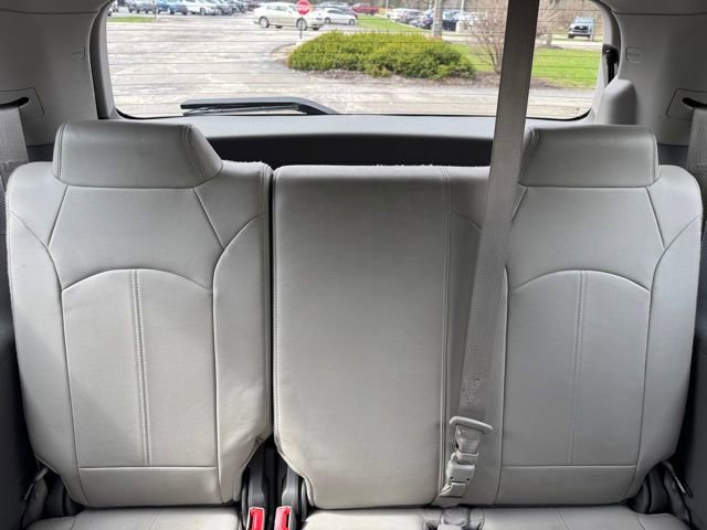 Used 2015 GMC Acadia SLT image 27