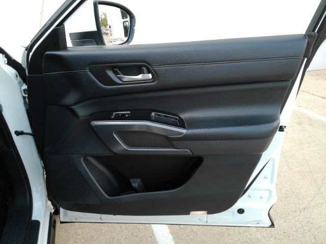 Used 2022 Nissan Pathfinder SL w/ SL Black Package image 21