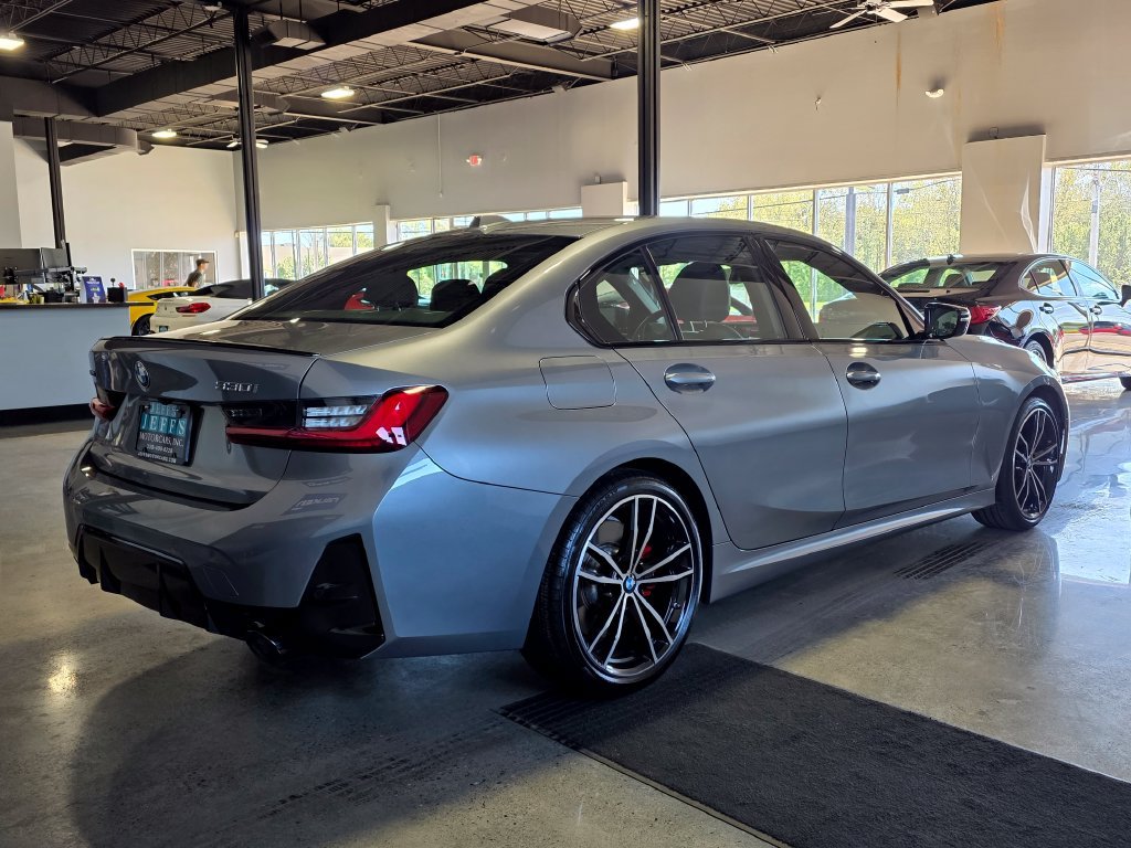Used 2023 BMW 330i xDrive Sedan w/ M Sport Package AWD/4WD image 4