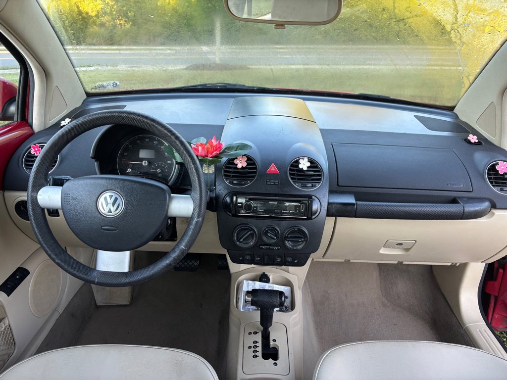 Used 2006 Volkswagen Beetle 2.5L OPTION PACKAGE 1 image 4