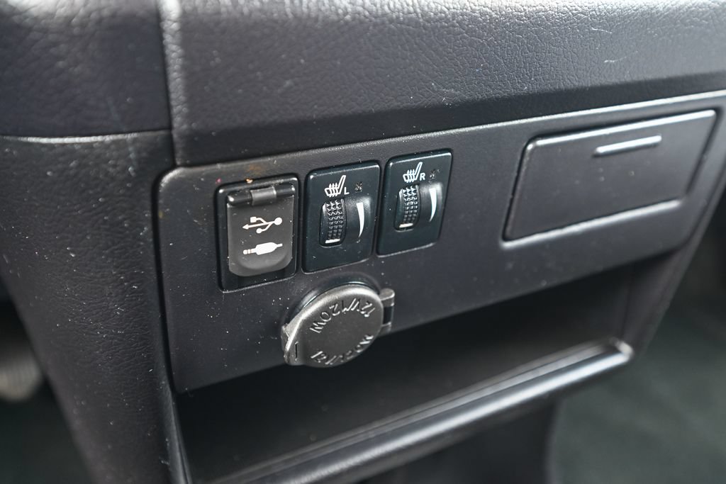 Used 2017 Toyota Sienna SE FWD image 35