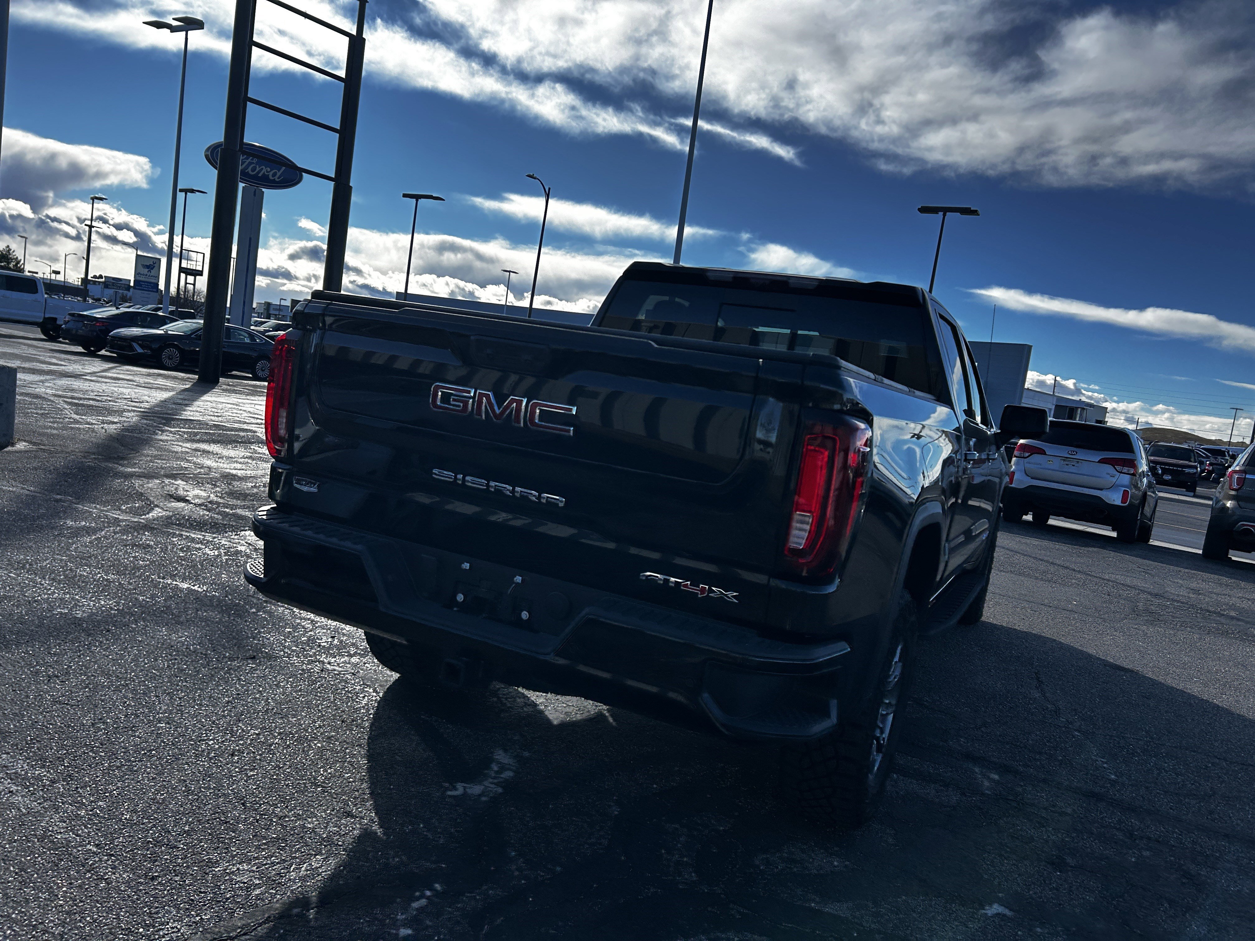 Used 2025 GMC Sierra 1500 AT4X image 5