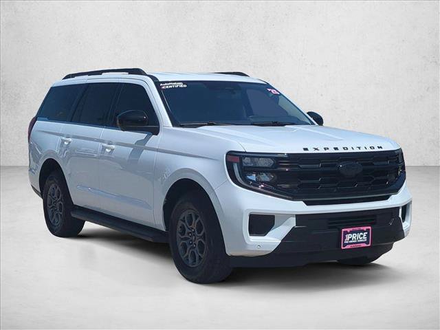 Used 2025 Ford Expedition Active RWD image 3