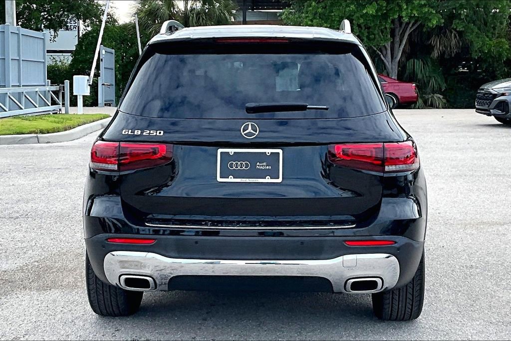 Used 2022 Mercedes-Benz GLB 250 image 6