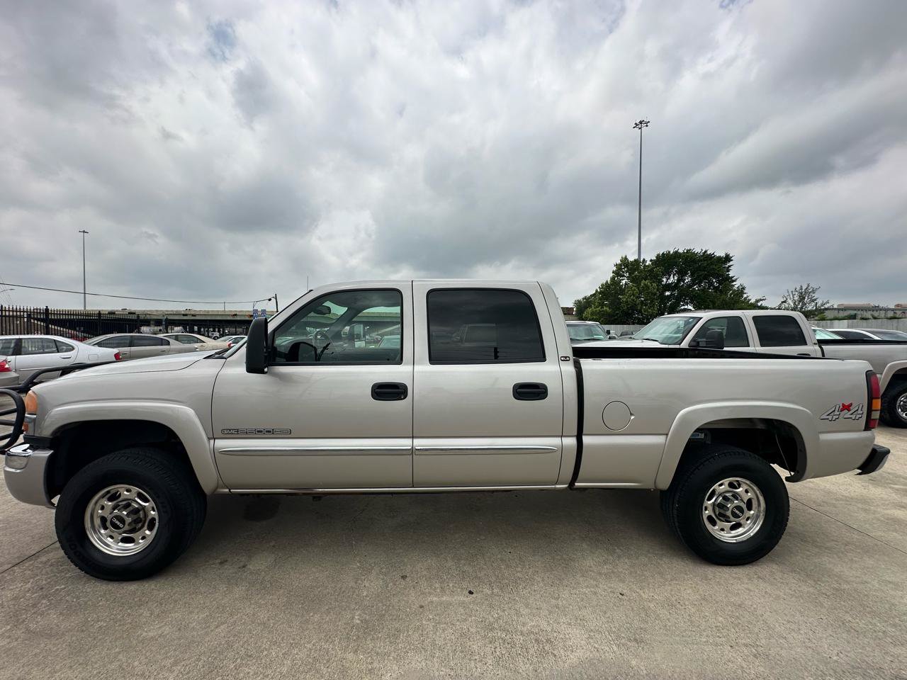 Used 2006 GMC Sierra 2500 SLE AWD/4WD image 3