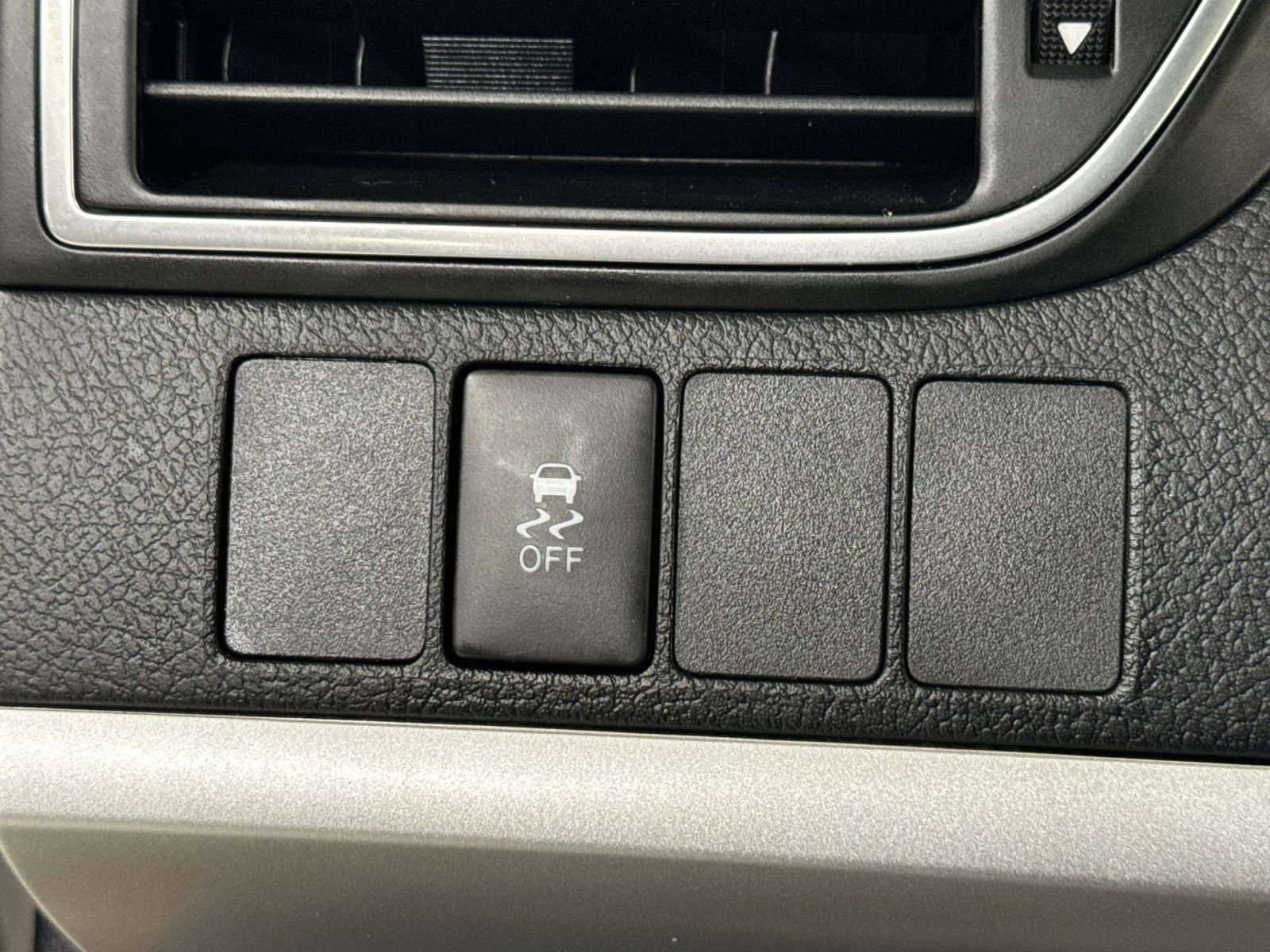 Used 2017 Toyota Camry SE image 37