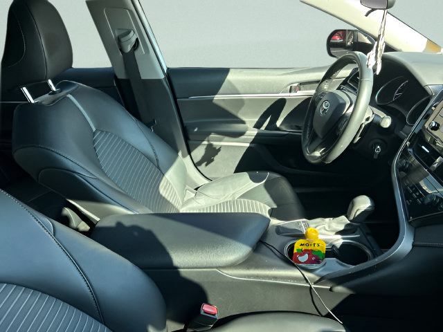 Used 2024 Toyota Camry SE FWD image 3