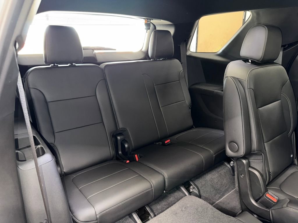 Used 2023 Chevrolet Traverse LT w/ LT Premium Package image 23