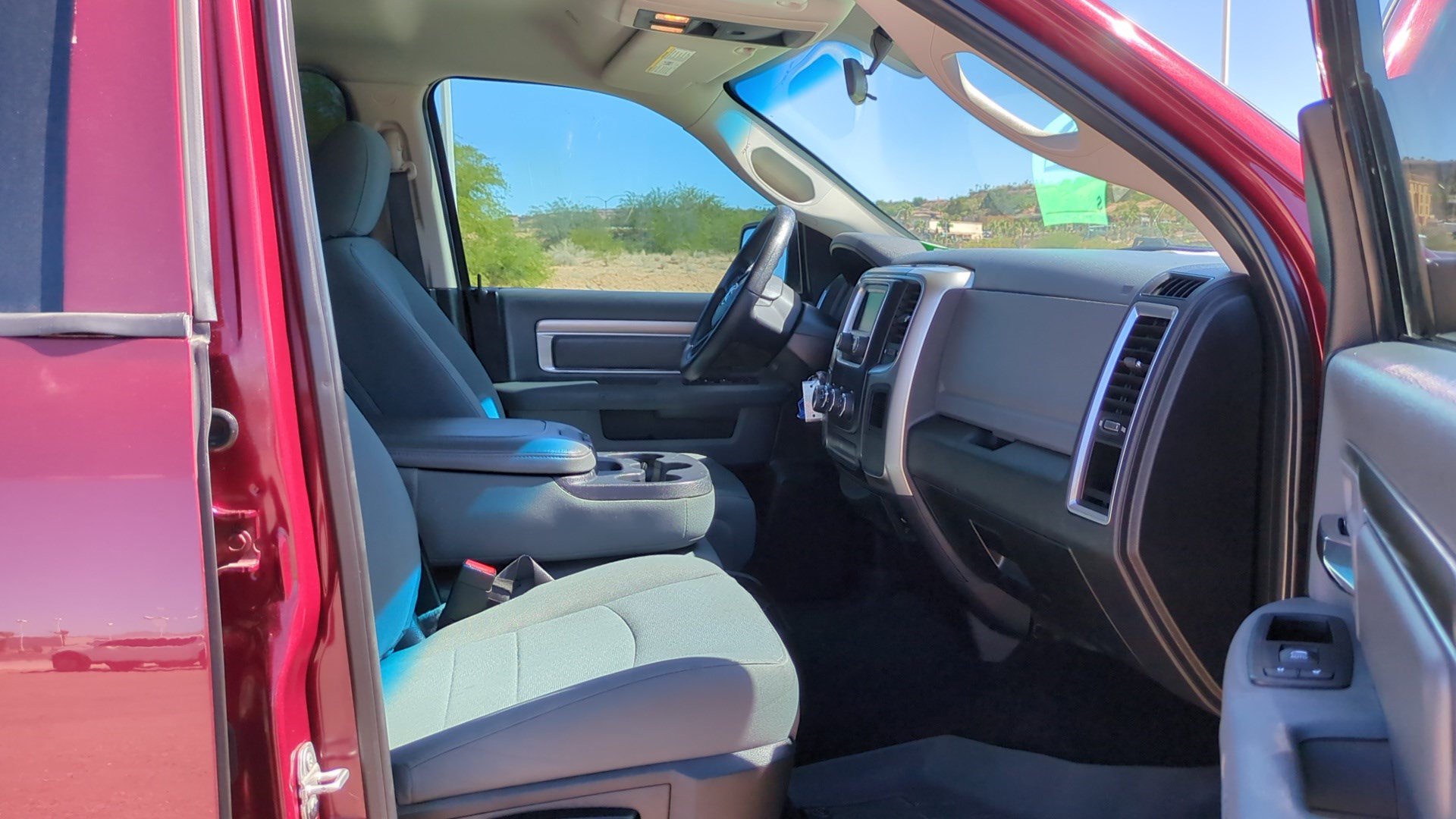 Used 2019 RAM 1500 Classic SLT AWD/4WD image 29