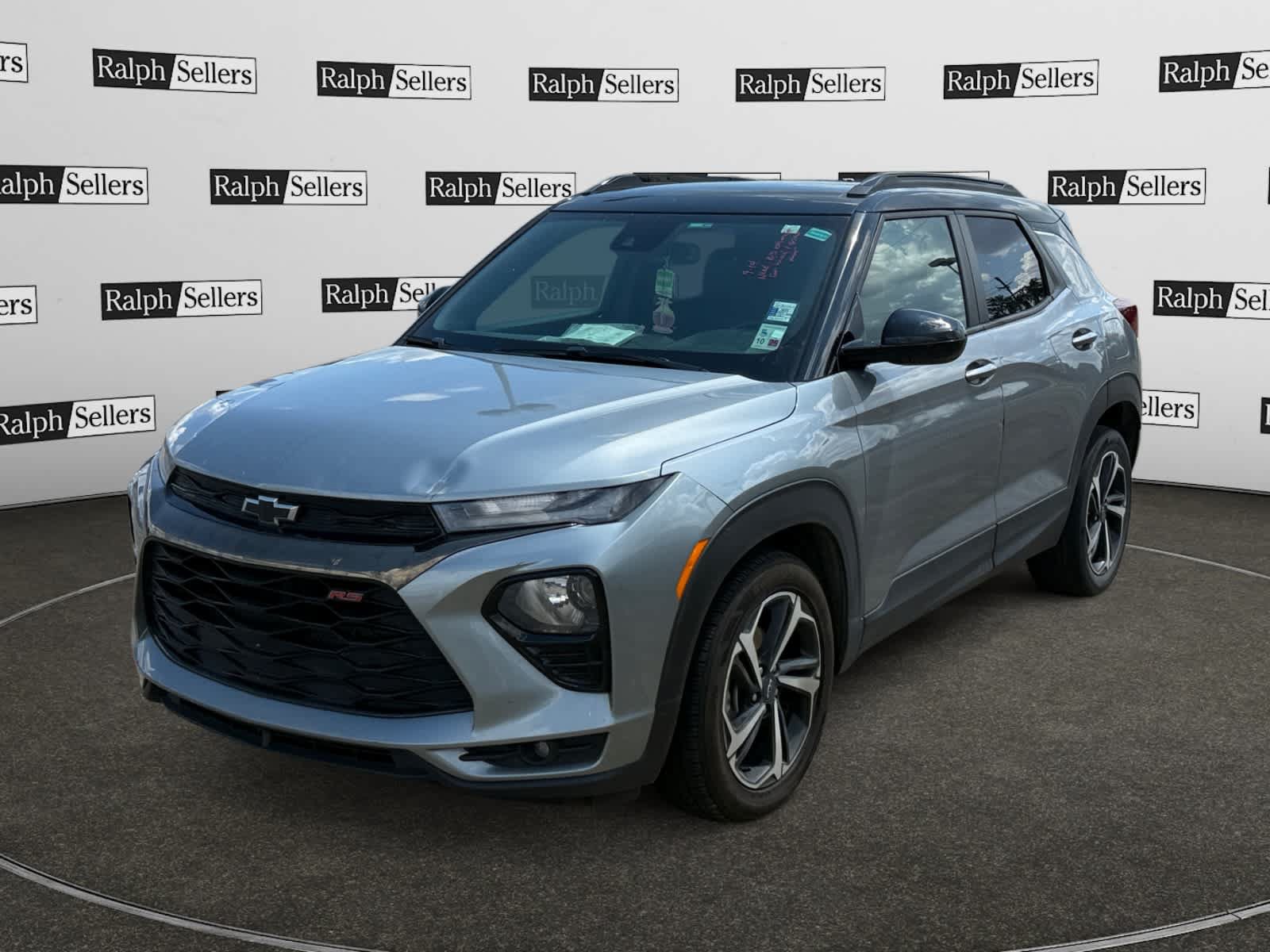 Used 2023 Chevrolet TrailBlazer RS w/ Convenience Package FWD image 2