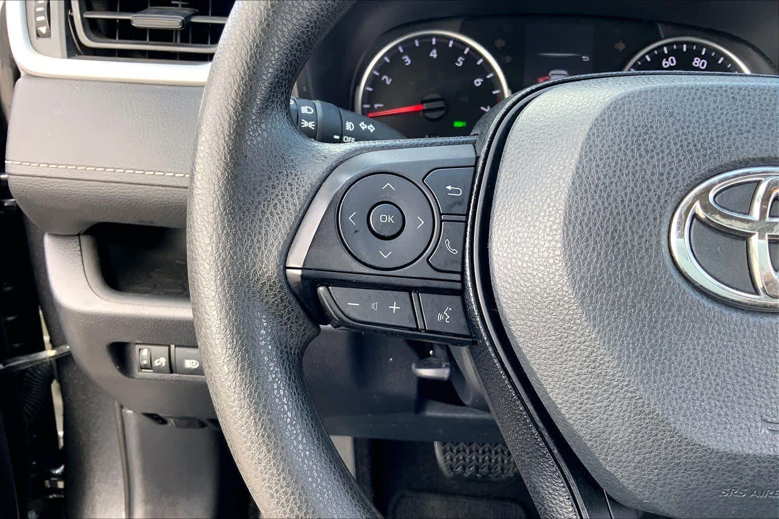 Used 2021 Toyota RAV4 XLE FWD image 23