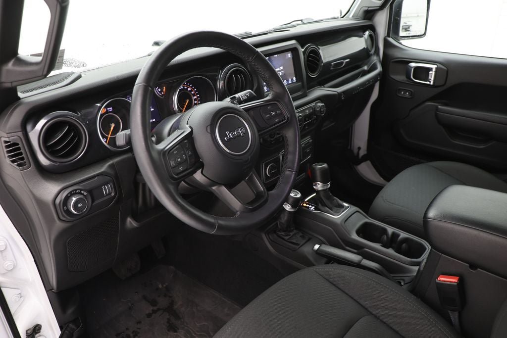 Used 2023 Jeep Wrangler Unlimited Sport AWD/4WD image 13
