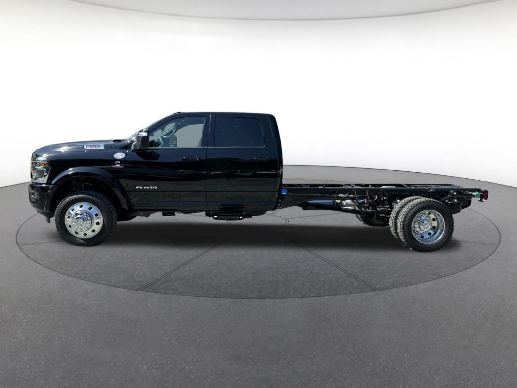 New 2027 RAM 4500 4x4 Crew Cab DRW w/ Laramie Trim Package image 2