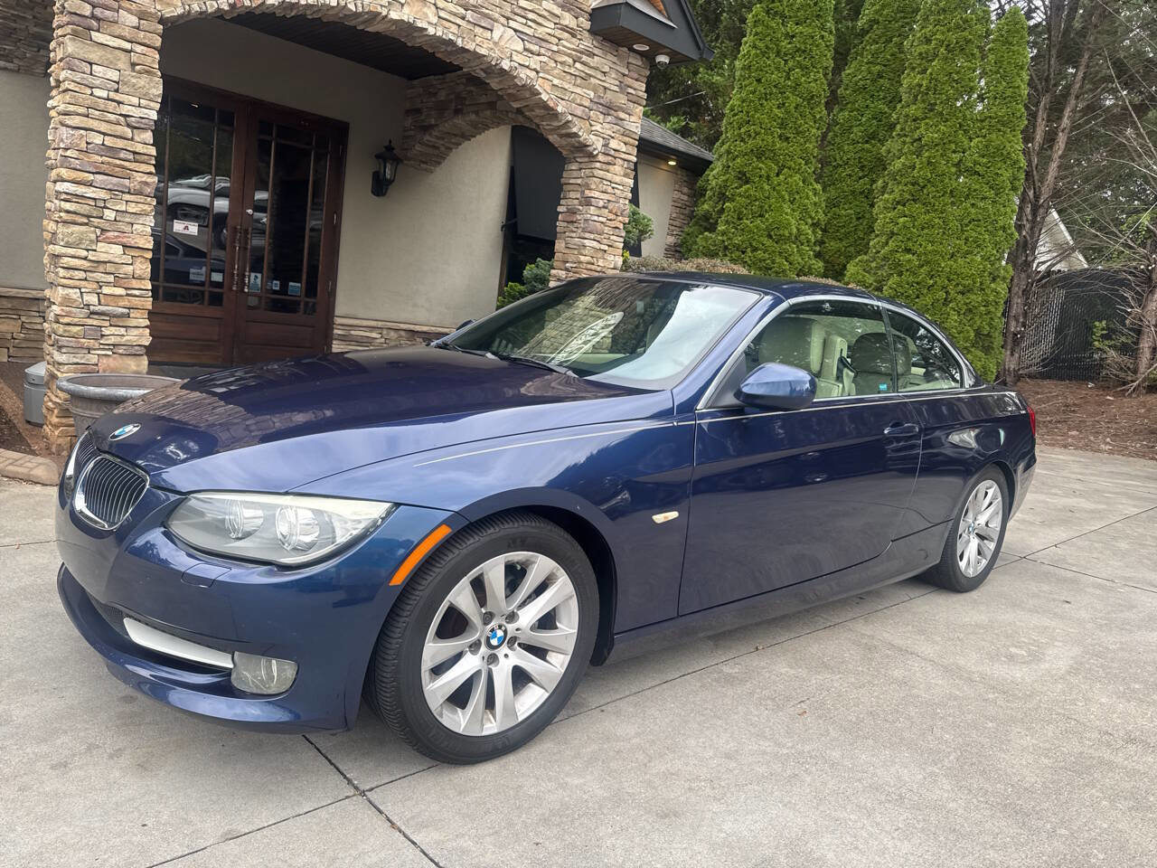 Used 2013 BMW 328i Convertible image 2