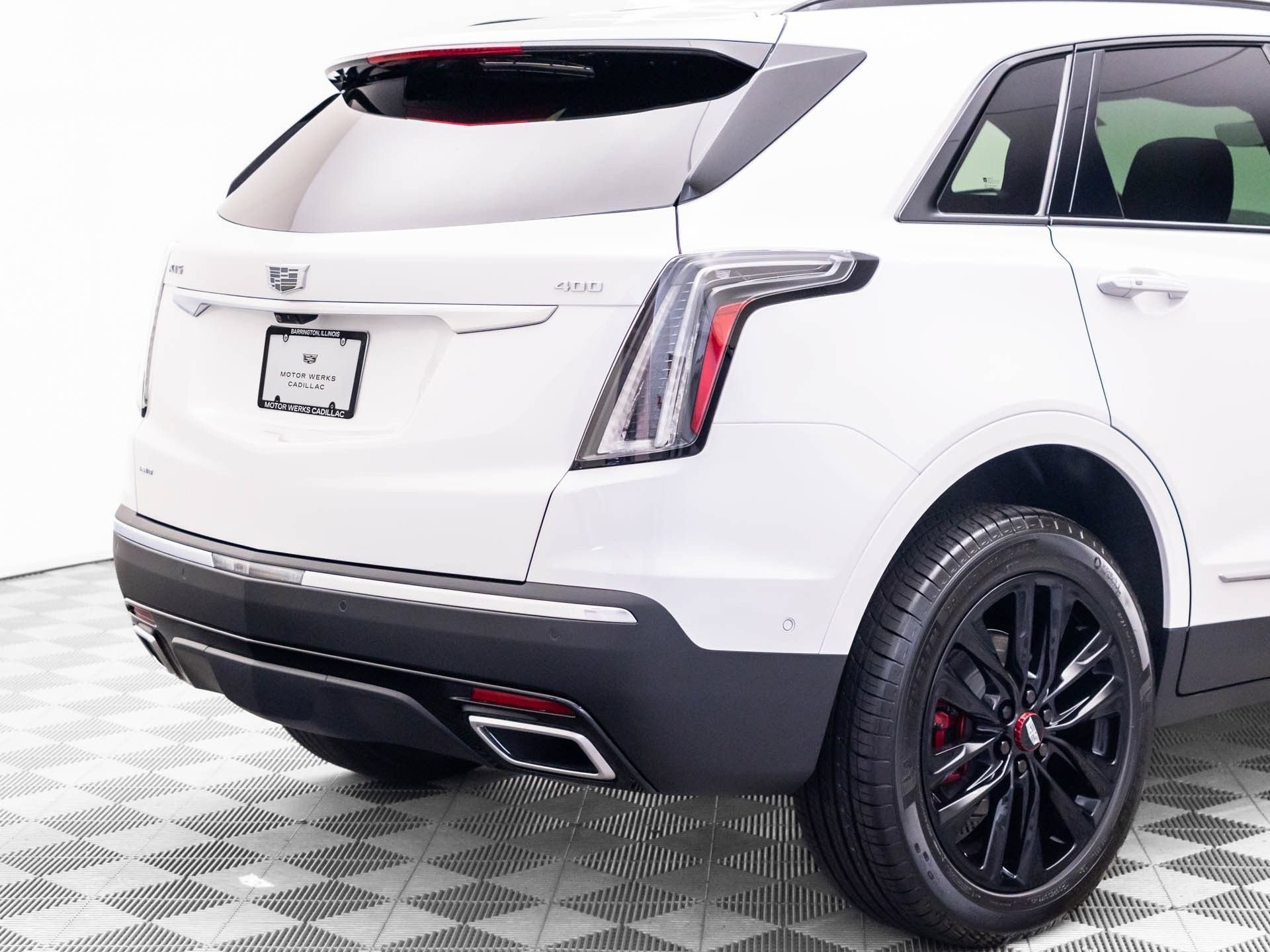 New 2026 Cadillac XT5 Sportv w/ LPO, Red Accent Package AWD/4WD image 32