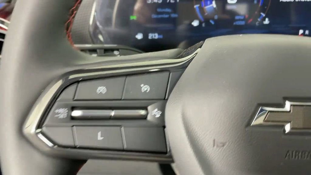 New 2025 Chevrolet Equinox RS image 26