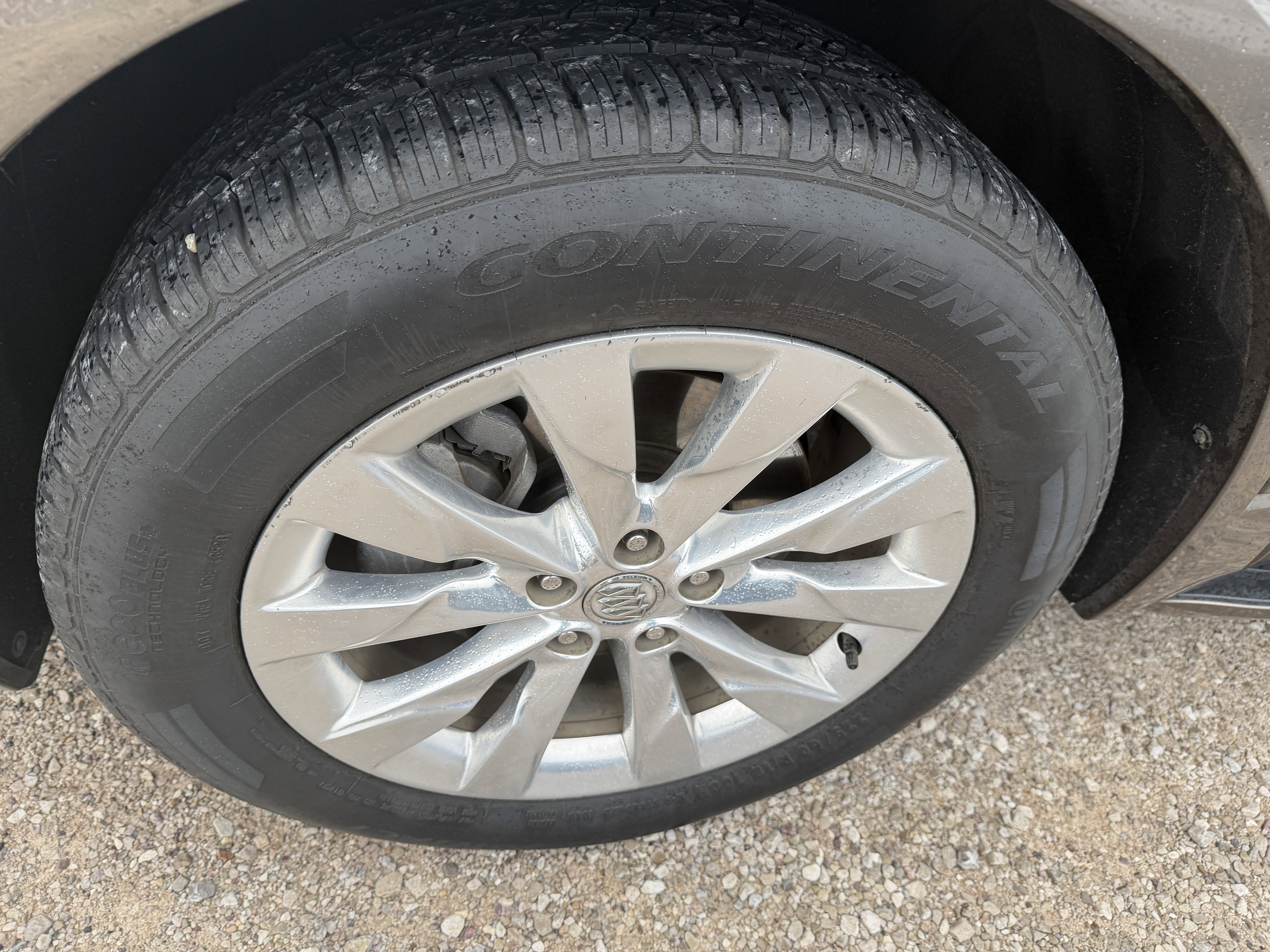 Used 2017 Buick Envision Essence image 8