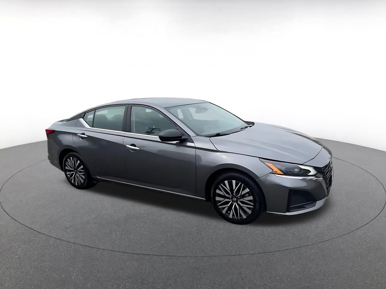 Used 2025 Nissan Altima 2.5 SV FWD video 2