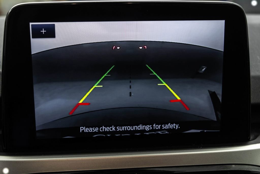 Used 2020 Ford Escape SE image 19