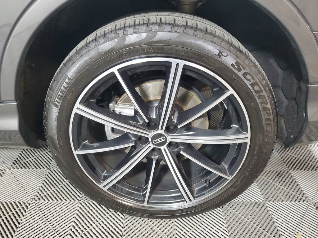 Used 2021 Audi Q7 3.0T Premium Plus image 11