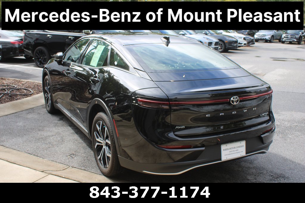 Used 2023 Toyota Crown Limited image 9