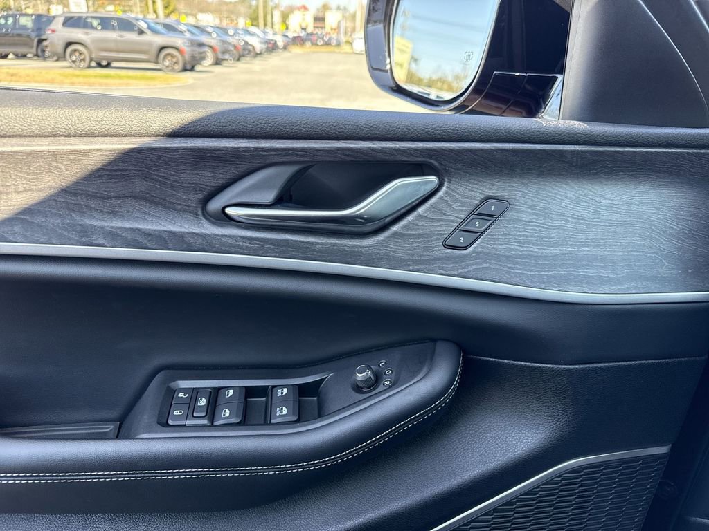 New 2025 Jeep Grand Cherokee Limited 4xe image 12